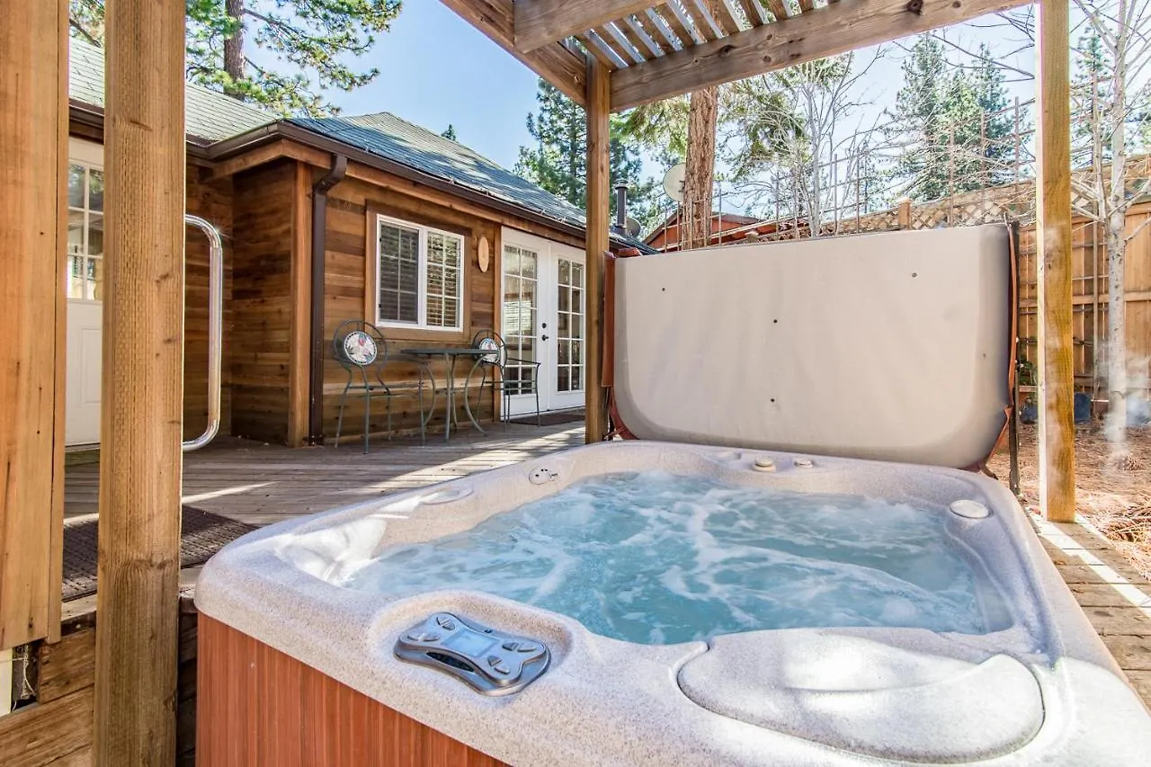 Pioneer Palace South Lake Tahoe Nyaraló